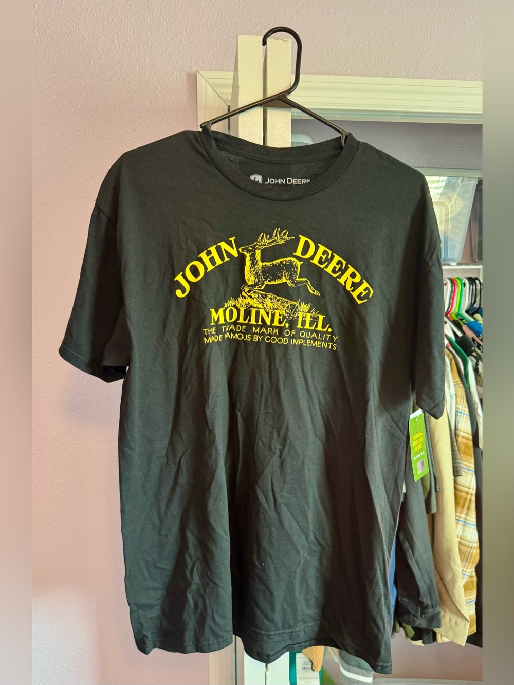 John Deere Moline Illinois Logo Short Sleeve Tshirt. Mens Lg Black Tshirt. NWT